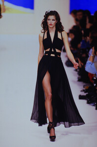 1083212647_chanel-ss-1995(11).thumb.jpg.1e16b92eea752a71fc3c4c3dd8862ef7.jpg