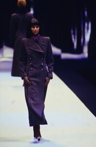 1138902786_herve-leger-fw-1997(22).thumb.jpg.452c7330f4c09a007b80b4e61800893f.jpg