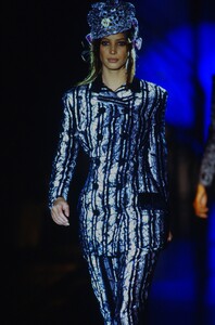 1161600183_versace-hc-fw-1993(6).thumb.jpg.1f9619c811dccaf0dadfceaf1511b0e5.jpg