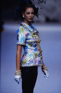 1246711472_chanel-hc-ss-1992(19).thumb.jpg.a94d1550fdef99c88c0f91cc450706e3.jpg