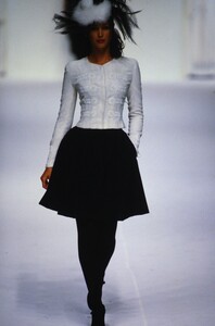 1250081439_chanel-hc-fw-1994(5).thumb.jpg.a08c6d7e37631d8ec157f88d3be35065.jpg