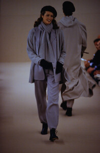 1258514182_calvin-klein-fw-1992(2).thumb.jpg.3e3f1b5cf2f73193b217f764e74cfa93.jpg