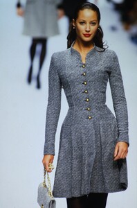 1531071537_chanel-hc-fw-1994(10).thumb.jpg.5d80e9999e6e87a122ae5020cd9fa4c2.jpg