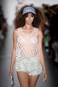 1673891721_LaurenceChicoRunwaySeptember2019NewYorkBOmOetdWnUdx.thumb.jpg.ca7301ef9e612b1569b09fb32ff778a2.jpg