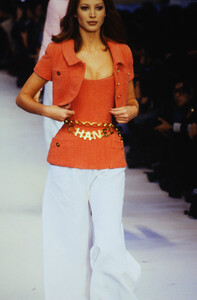 1764148488_chanel-ss-1993(1).thumb.jpg.e9596ef1263c9a305e735225c7237012.jpg