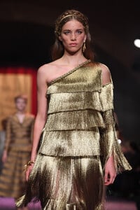 2065750666_DiorRunwayParisFashionWeekHauteCoutureGC5fqqi6PK2x.thumb.jpg.cd3b6bcf0fe63a8d7c1289068c47c346.jpg