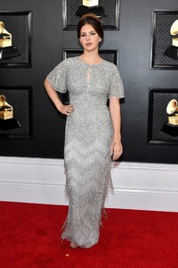 Lana+Del+Rey+62nd+Annual+GRAMMY+Awards+Arrivals+rcckd_Uk9GOx.jpg