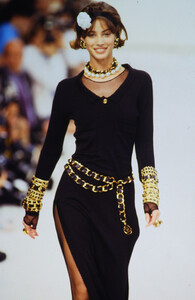 30126821_chanel-fw-1991(20).thumb.jpg.cdb87df45a202fc9ae74dfc7f75bb27e.jpg