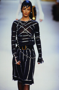 33396046_chanel-hc-fw-1992(11).thumb.jpg.5e2bdf7bdae03d01b026eb1f2643c968.jpg