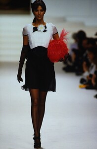 649708430_chanel-hc-ss-1994(3).thumb.jpg.eb5b17fca24af6c699a4c37b25e026d1.jpg