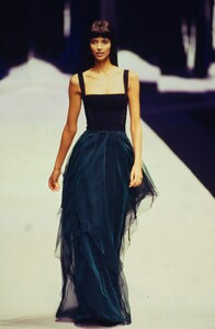 757586211_herve-leger-fw-1997(18).thumb.jpg.7477d641950278e199555bed6a7f77ff.jpg