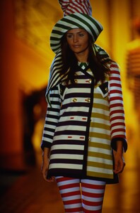 86653047_versace-hc-1993(6).thumb.jpg.d036f7af59c023c9f08878fb65adfd6b.jpg