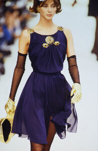 950176431_chanel-fw-1991(26).thumb.jpg.095877d7e87d6a2a87bfff790a0f96fc.jpg