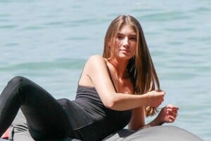 Lorena-Rae-out-and-about-in-Cannes--20-662x445.jpg