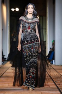 Zuhair-Murad-Haute-Couture-SS20-Paris-3868-1579714552.thumb.jpg.67e5a8f513b5d0aa2f2590207636b3e7.jpg