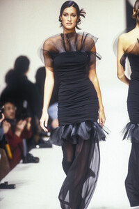 angelo-tarlazzi-fw-1993-5.thumb.jpg.fc1e3ceb69e58638148495e1c0a8a5c1.jpg