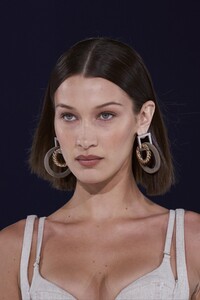 detail-defile-jacquemus-automne-hiver-2020-2021-paris-detail-4.thumb.jpg.6b5807caf496b0245a06f777a36f8520.jpg