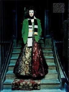 ARCHIVIO - Vogue Italia (November 1997) - Huntington Castle - 011.jpg