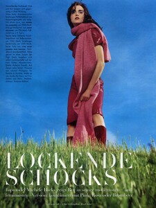 Vogue Germany (August 1999) - Lockende Schocks - 001.jpg