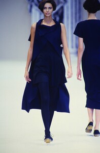 1145207933_yohji-yamamoto-ss-1991(4).thumb.jpg.5d93fc2e5409c51dd53b424657945029.jpg