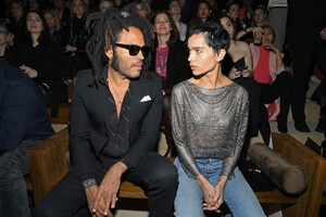 Zoe+Kravitz+Saint+Laurent+Front+Row+Paris+B74rCYbWtnbx.jpg