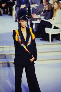 1667418117_christian-dior-hc-ss-1997(2).thumb.jpg.a3b08f54e05234b33bf101b8efbc94e2.jpg