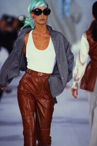 1721478612_isaac-mizrahi-ss-1993(3).thumb.jpg.d826e2810b157181a0e3a8fd71db51aa.jpg