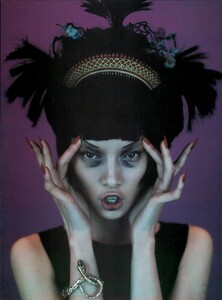 ARCHIVIO - Vogue Italia (March 1997) - Milano News - 011.jpg