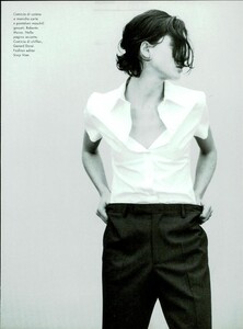 ARCHIVIO - Vogue Italia (March 1997) - Milano News - 006.jpg