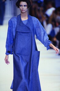 2086309625_yohji-yamamoto-ss-1991(5).thumb.jpg.c6ff35cd8518423c77ea8c3eb6dbf7cd.jpg