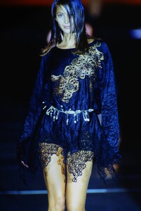 2088580508_versace-ss-1994(10).thumb.jpg.19d82adbeedb43ed9a73fce1d0111874.jpg