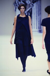 268190655_yohji-yamamoto-ss-1991(1).thumb.jpg.8c88fb1d3b6fb9a750200b1bde65c0db.jpg