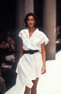 318007640_Fendi1995WomenRTW118.thumb.jpg.70953fd9b1105f62d6eacf7fd78c0380.jpg