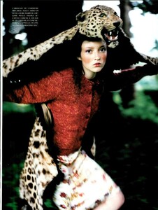 ARCHIVIO - Vogue Italia (November 1997) - Huntington Castle - 008.jpg