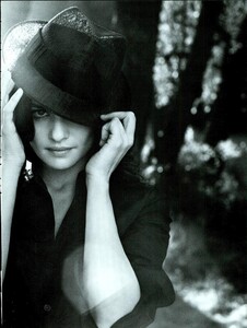 ARCHIVIO - Vogue Italia (December 2007) - Rachel Weisz - 012.jpg