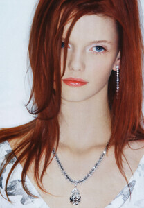 Vogue Spain (June 2006) - T-Shirt & Diamonds - 004.jpg