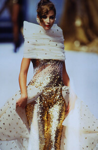 624927051_chanel-hc-fw-1991(3).thumb.jpg.522b0e030f351dca36c62846bab314c0.jpg