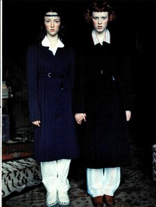 ARCHIVIO - Vogue Italia (November 1997) - Huntington Castle - 006.jpg