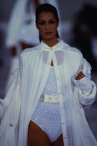 640160144_isaac-mizrahi-ss-1993(3).thumb.jpg.0914429c4ecc3a85b7ab0d04bb978bb8.jpg