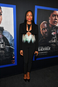 Naomie+Harris+Black+Blue+PIqAC6KSaURx.jpg