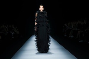 Alberta-Ferretti-RTW-FW20-Milan-0886-1582130428.thumb.jpg.4e16ae6337d33e43b1026c6a681e701e.jpg