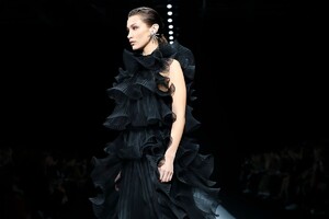 Alberta-Ferretti-RTW-FW20-Milan-0889-1582130432.thumb.jpg.01f585fa30681be4cab601c5a9b71a55.jpg