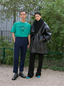 Balenciaga_Fall_Winter_19_20_01.thumb.png.1b2106745b6a16e47e26c40bbe195bf8.png