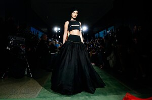 Brandon-Maxwell-RTW-FW20-New-York-16223-1581216214.thumb.jpg.a1d70b7cc259e8fccfeb875bfd268cfa.jpg