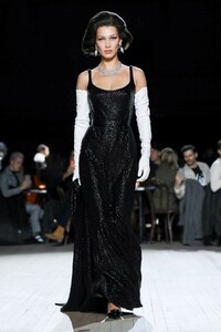 Marc-Jacobs-RTW-FW20-New-York-9104-1581531398.thumb.jpg.236326826abb0dbb9f30def261c8b941.jpg