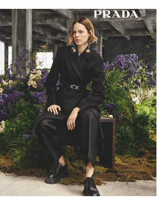 Vanderperre_Prada_Fall_Winter_19_20_02.thumb.png.a30a4a77ab35be0ab0b53ba29c435928.png