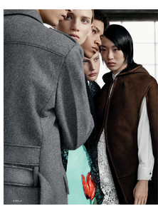 Vanderperre_Prada_Fall_Winter_19_20_03.thumb.png.80721902bc90cdf7fa68a804d82f55dd.png