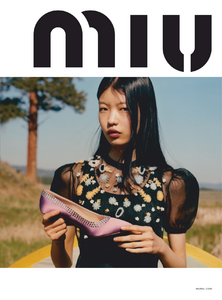 Wrey_Miu_Miu_Fall_Winter_19_20_04.thumb.png.b69179046697930a4fe6e9288480550a.png