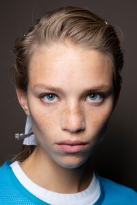 backstage-defile-boss-printemps-ete-2020-milan-coulisses-18.thumb.jpg.13ed3058e113ca7d8e0424bee25eda85.jpg