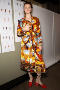 backstage-defile-fendi-printemps-ete-2020-milan-coulisses-142.thumb.jpg.15cc2580381e269cf9f88f3f28b07d2b.jpg